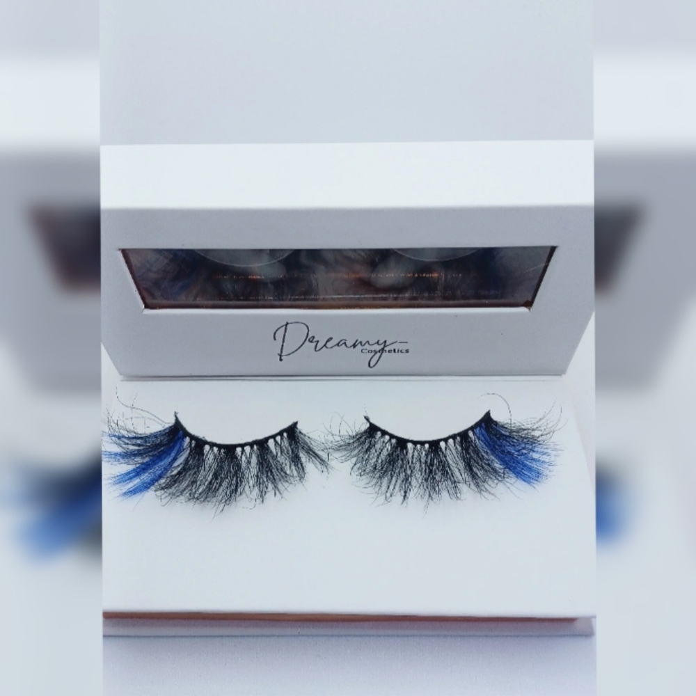 LASHES - Picture 4 of 4